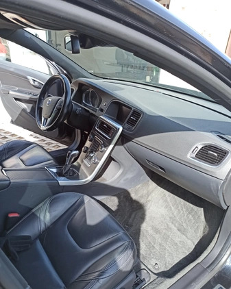 Volvo V60 cena 43500 przebieg: 264134, rok produkcji 2014 z Jaraczewo małe 106